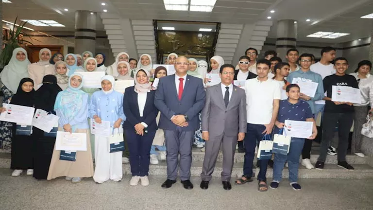 القليوبية تحتفي بنُخبَتها التعليمية وتكرّم 44 من المتفوقين (صور)