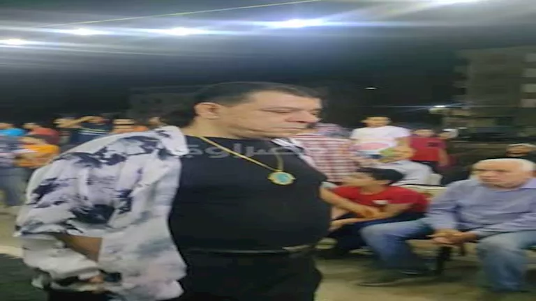 أبرزهم “البحراوي وحمودة”.. نجوم الفن الشعبي في عزاء أحمد عامر بالغربية