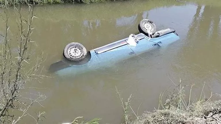 الملاكي سقطت في الترعة.. 9 مصابين في حادث تصادم بالمنيا