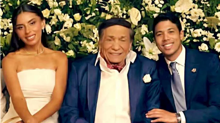 تركي آل الشيخ يهنئ “الزعيم” عادل إمام بزواج حفيده.. ماذا قال؟