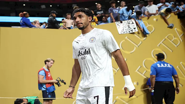 عمر مرموش يكشف عن أصعب خصم واجهه في الدوري الإنجليزي