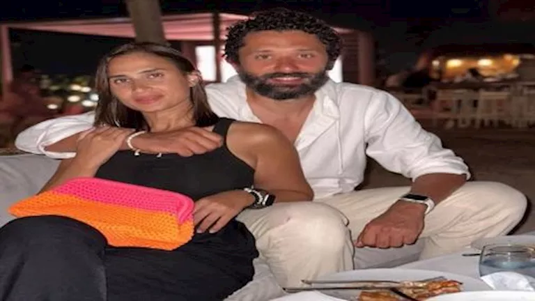 بعد شائعة ارتباطه بدينا الشربيني..كريم محمود عبدالعزيز ينشر صورة مع ز