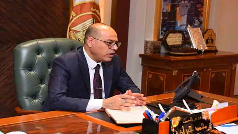 وزير العمل يكشف موعد تطبيق قانون العمل الجديد