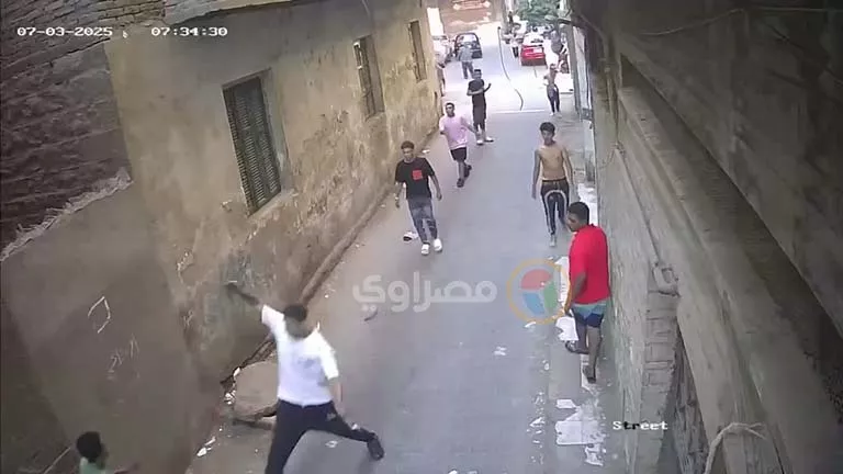 عرض “طالب الجيزة” على الطب الشرعي ضحية السرقة بالإكراه بشارع خوفو