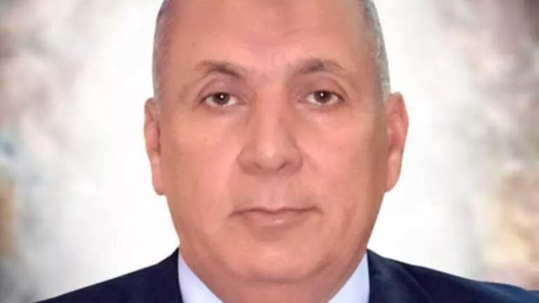 محافظ الوادى الجديد يعتمد المرحلة الثالثة للقبول بالصف الأول الثانوي ا