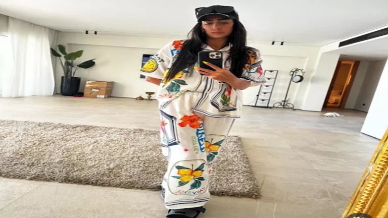 غادة عبد الرازق ببدلة غريبة. لن تتوقع سعرها – 10 صور