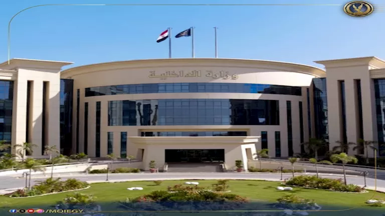 الداخلية تكشف تفاصيل مشاجرة ضابط شرطة و”سايس” بالعجوزة