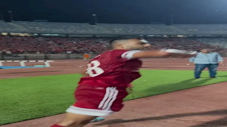 6 صور لاعتراض حسام حسن على حكم مباراة الأهلي ومودرن سبورت