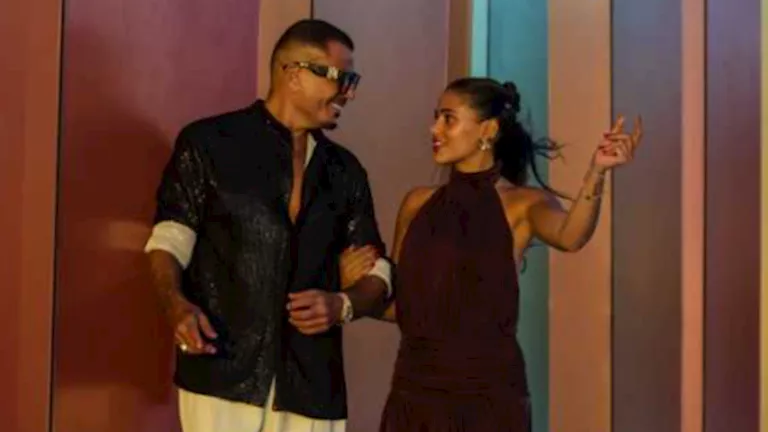 ثلاثي سوري يهدد صدارة عمرو دياب لقوائم الأغاني الأكثر رواجا