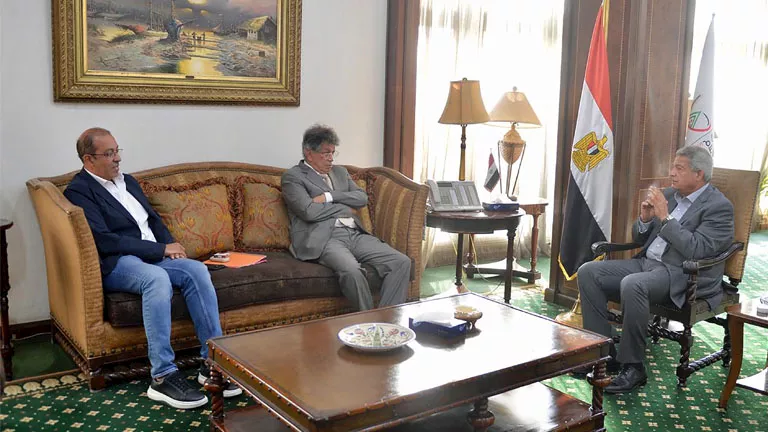 رئيس “الأعلى للإعلام” يبحث مع رئيس “المتحدة للخدمات الإعلامية” سبل الا