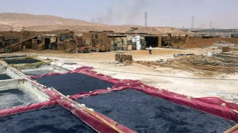 الشرطة تداهم مصنع أسمدة مغشوشة في الصف