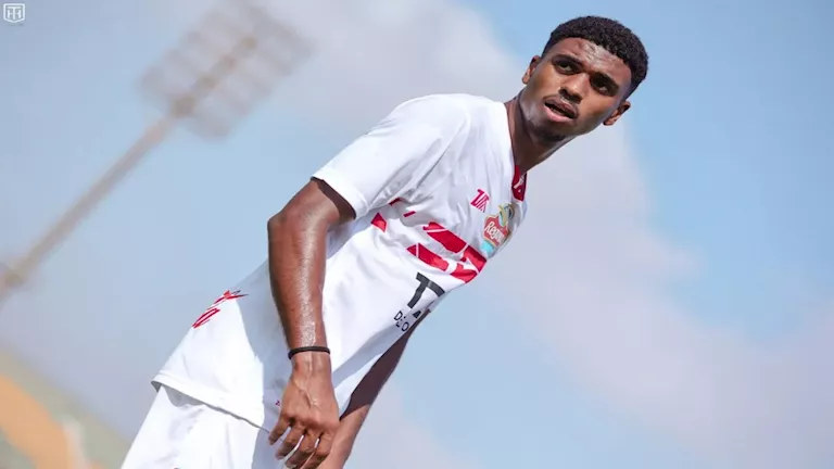 لاعب الزمالك ينتقد الإدارة: “بتعامل بأسوأ معاملة.. وأعيش وأصرف منين؟”