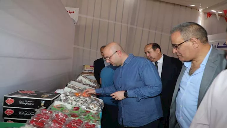 بالصور- افتتاح معرض “أهلا مدارس” لتوفير المستلزمات بأسعار مخفضة في بني