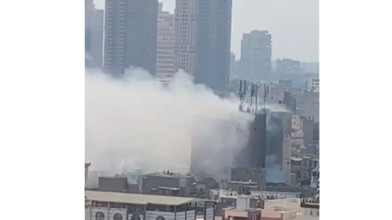 حريق هائل بمخزن مواسير بلاستيكية في بولاق أبو العلا