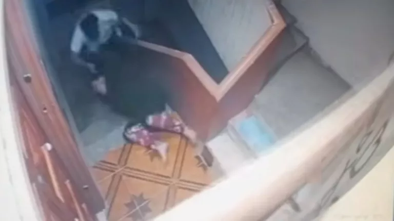 سيدة تعرضت للسحل في فيديو موثق: شقيق زوجي دائم الاعتداء على أسرتي