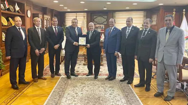 رئيس الوطنية للانتخابات يزور النيابة الإدارية