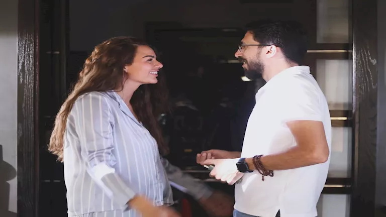 هنادي مهنا تنشر صورا من “بتوقيت 2028” بمسلسل “ما تراه ليس كما يبدو”