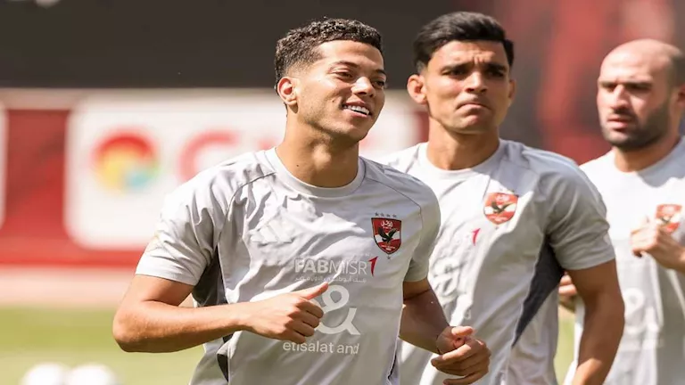 إمام عاشور يشارك بالتدريبات الجماعية للأهلي قبل مباراة غزل المحلة