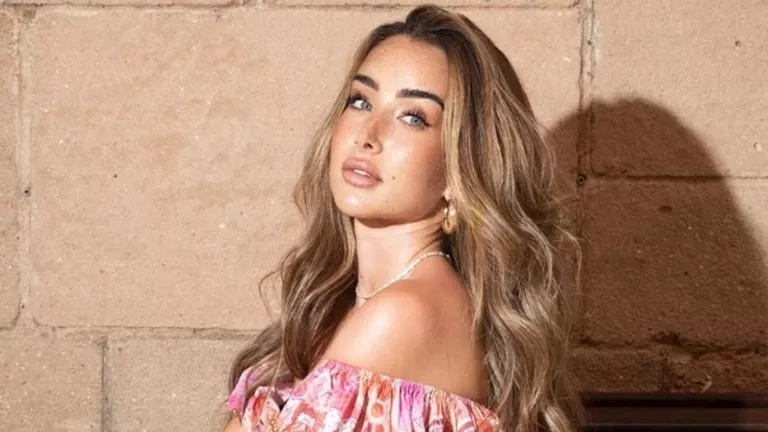 خطفت الأنظار بجمالها.. 10 صور لـ أبرز إطلالات هنا الزاهد في الساحل