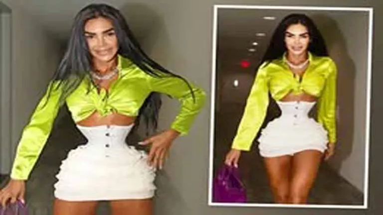 قوام الساعة الرملية.. عارضة أزياء تثير الجدل بشكل جسمها (صور)