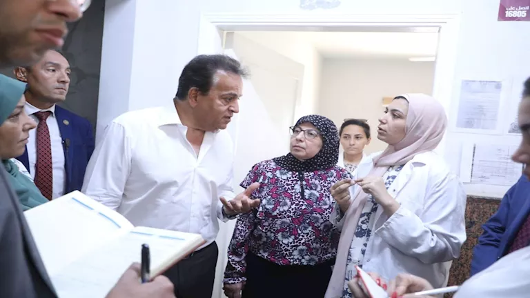وزير الصحة يتفقد مركز “الريحان” بالشروق.. ويوجه بمكافأة العاملين المنض
