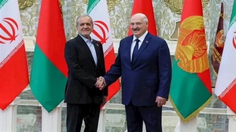 بيلاروس وإيران تتفقان على تعزيز العلاقات الدفاعية الثنائية