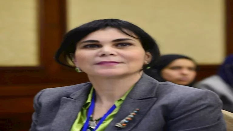 “القومي للمرأة” يهنئ الدكتورة عزة كامل لفوزها بجائزة التميز للمرأة الع