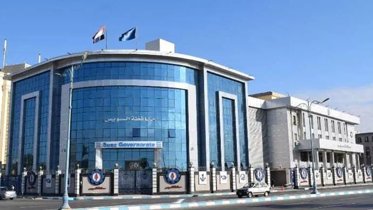 محافظة السويس تتيح أرقامًا ووسائل تواصل لتلبية احتياجات المواطنين