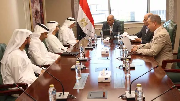 وزير الكهرباء لـ”مصدر” الإماراتية: القطاع الخاص شريك في خطة التحول الط