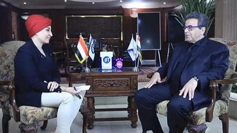 دينا أبو المجد تكتب: “نقيب البيطريين يكشر عن أنيابه”