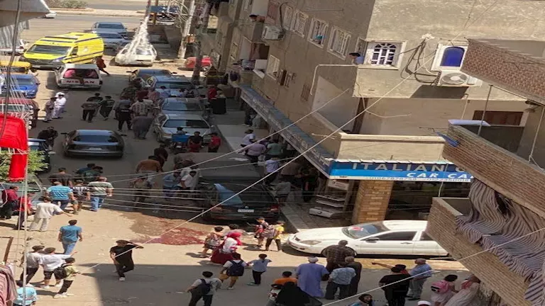 بسبب خلافات النسب.. تشييع جنازة عامل لقي مصرعه على يد نسيبه في كفر الش