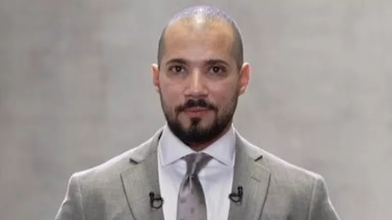 “حلق” آسر ياسين أشعلها.. عبدالله رشدي ينتقد وويجز يرد ساخرا