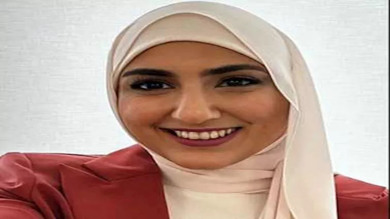 “أميرة”.. قصة أول محجبة تتوج بلقب ملكة جمال 2025