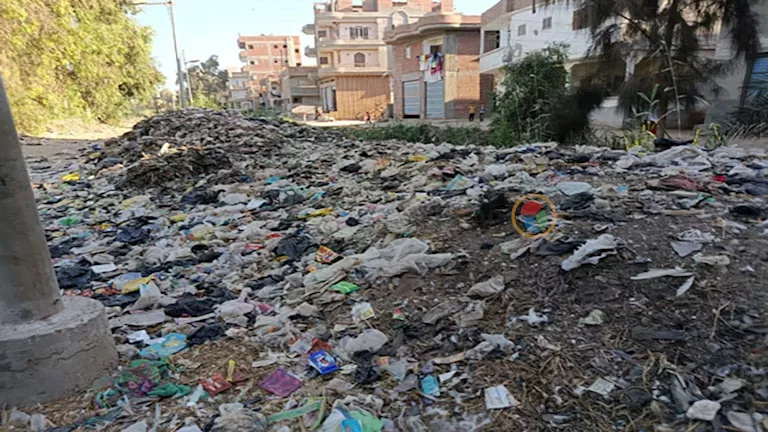 أهالي محلة مالك بكفر الشيخ يستغيثون: مصرف القرية يهدد حياتنا ويتسبب في