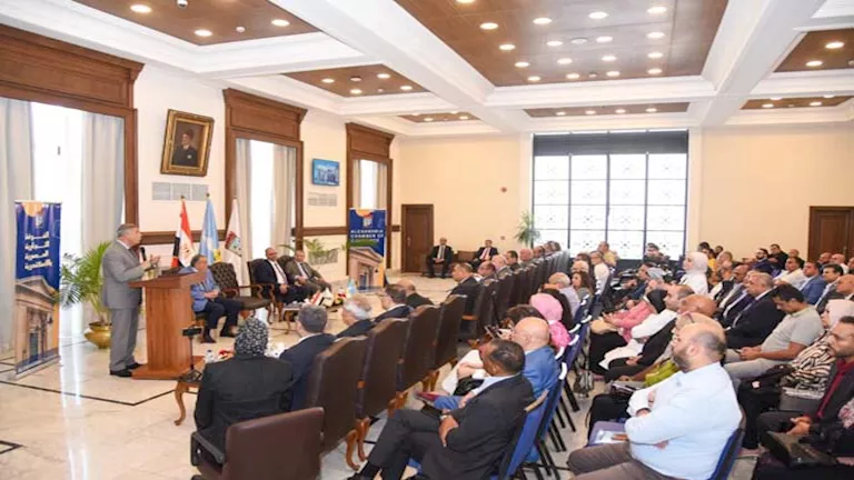 يبدأ تطبيقه في سبتمبر.. وزير العمل: القانون الجديد يحقق الأمان الوظيفي