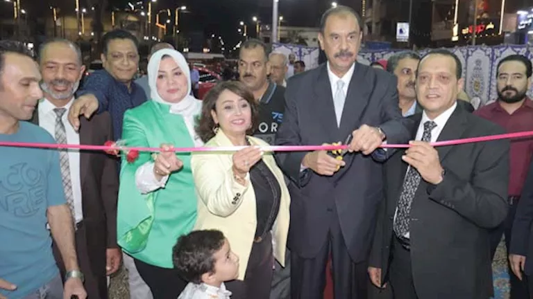 محافظ سوهاج يفتتح “أهلًا مدرستي” بتخفيضات تصل لـ 50% (صور)