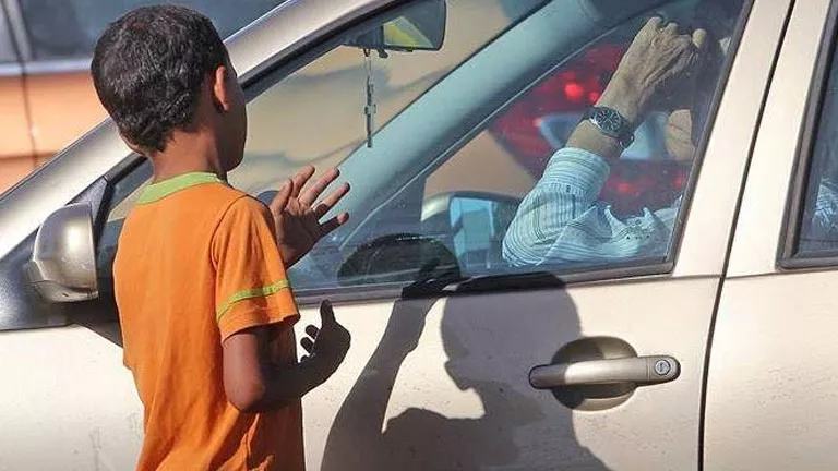 عاطل يستغل 19 طفلًا في التسول.. والداخلية تتدخل