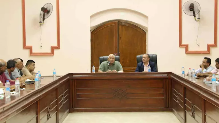 محافظ الوادي الجديد يخصص قطعة أرض لإقامة فرع للجامعة بالداخلة