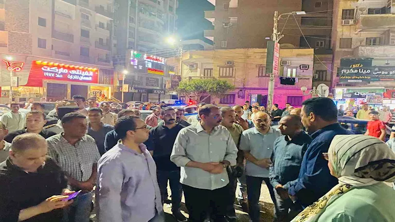 تشميع محال وإحالة الواقعة للنيابة.. محافظ سوهاج يتخذ إجراءات رادعة بعد