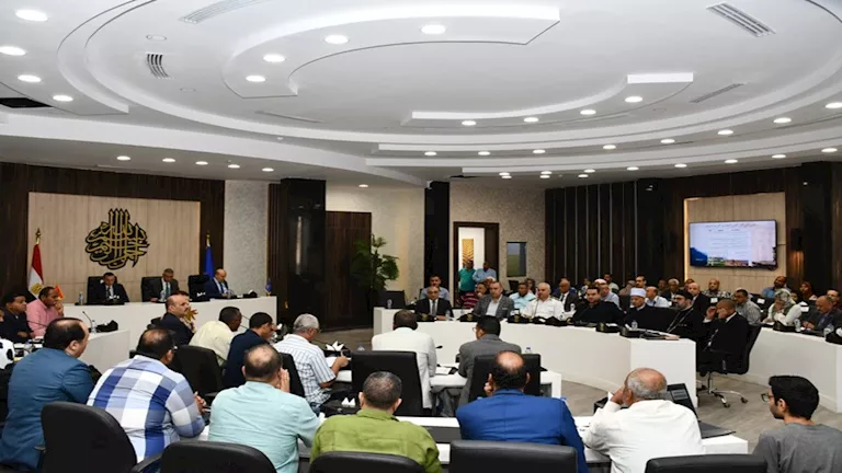 محافظ أسوان: التصالح في مخالفات البناء أولوية لتحقيق الاستقرار المجت