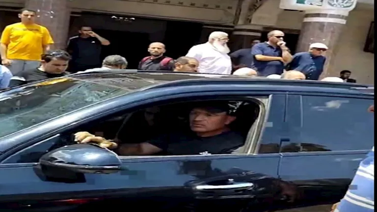 على رأسهم مدرب بتروجيت.. 15 صورة لجنازة بونجا حارس وادي دجلة