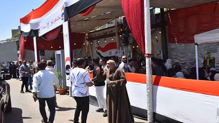 محافظ أسيوط يتفقد سير انتخابات مجلس الشيوخ في يومها الأول – صور