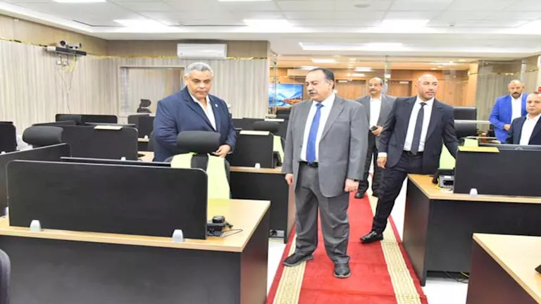 محافظ أسيوط: فتح جميع لجان الاقتراع في موعدها دون تأخير