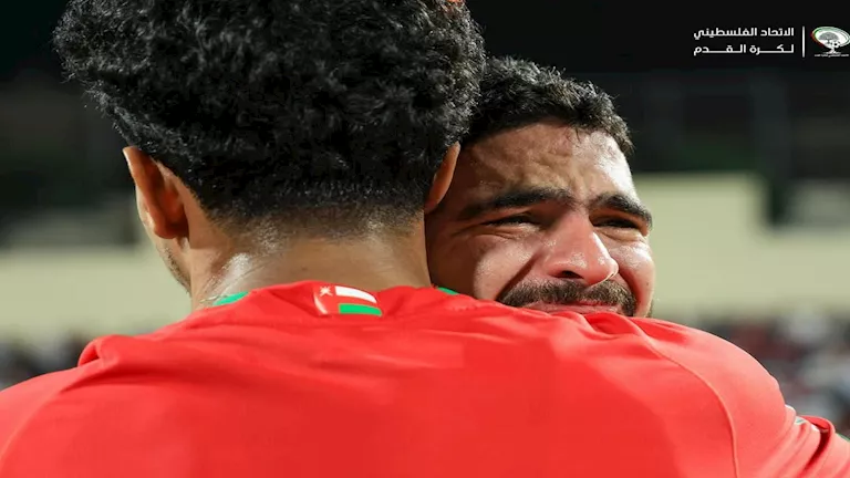 حامد حمدان يعلن نجاة عائلته بعد استهداف منزلهم بالقصف في غزة