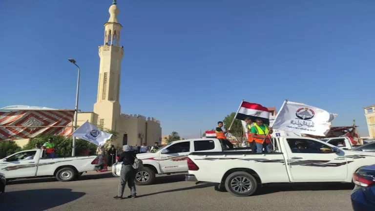 بمسيرة سيارات.. “الجبهة الوطنية” يحشد للتصويت بـ”الشيوخ” في جنوب سيناء