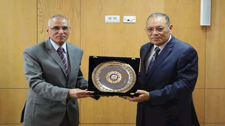 بروتوكول بين جامعة 6 أكتوبر و”القومي للبحوث” في المجالات البحثية والتق