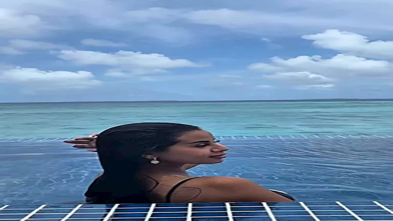 “بفستان جريء”.. منة عرفة تنشر صور لرحلتها أمام البحر في الإسكندرية