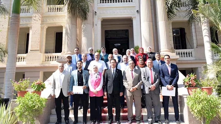 جامعة بنها تُكرم أعضاء هيئة التدريس باجتياز دورات جودة التعليم والاعتم