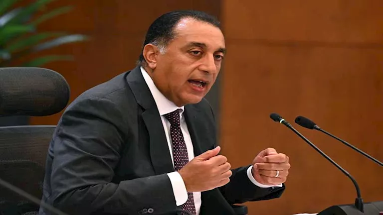 تطبيق خارطة الطريق في أسرع وقت.. رئيس الوزراء: ملف الإعلام أولوية قصوى