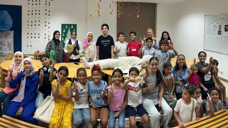 “التحنيط والشبكة الجنائزية”.. أطفال يكتشفون أسرار الفراعنة داخل متحف ش